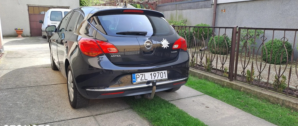 Opel Astra cena 35000 przebieg: 147800, rok produkcji 2013 z Złotów małe 46